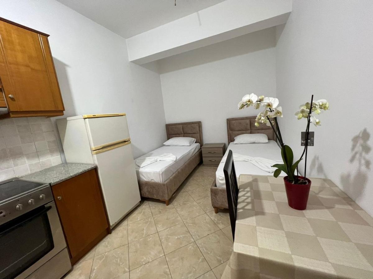 Alex Apartments Саранда Екстер'єр фото