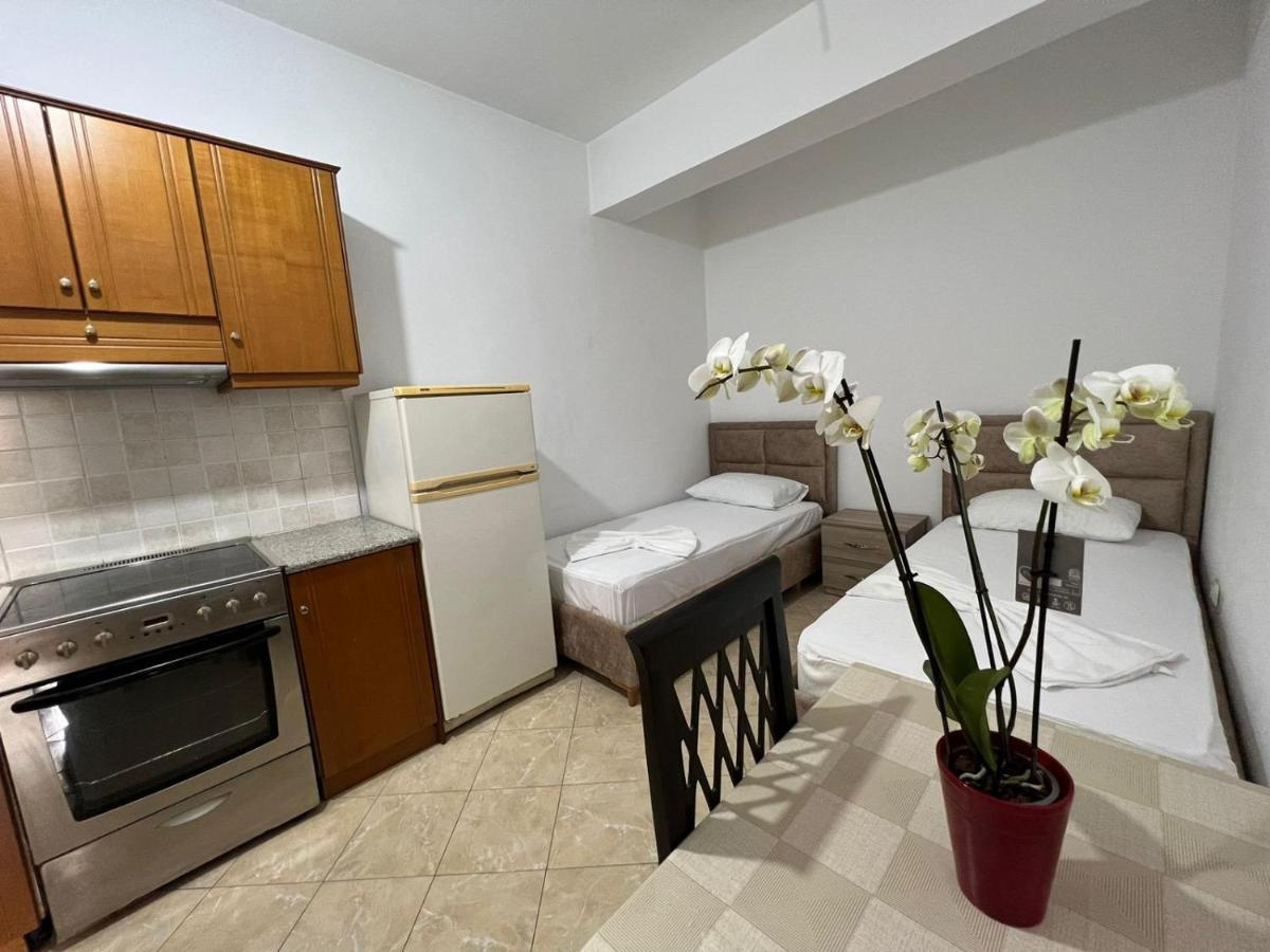 Alex Apartments Саранда Екстер'єр фото