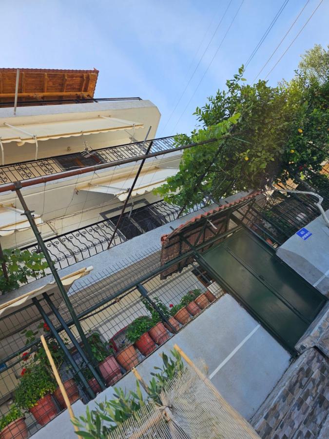 Alex Apartments Саранда Екстер'єр фото