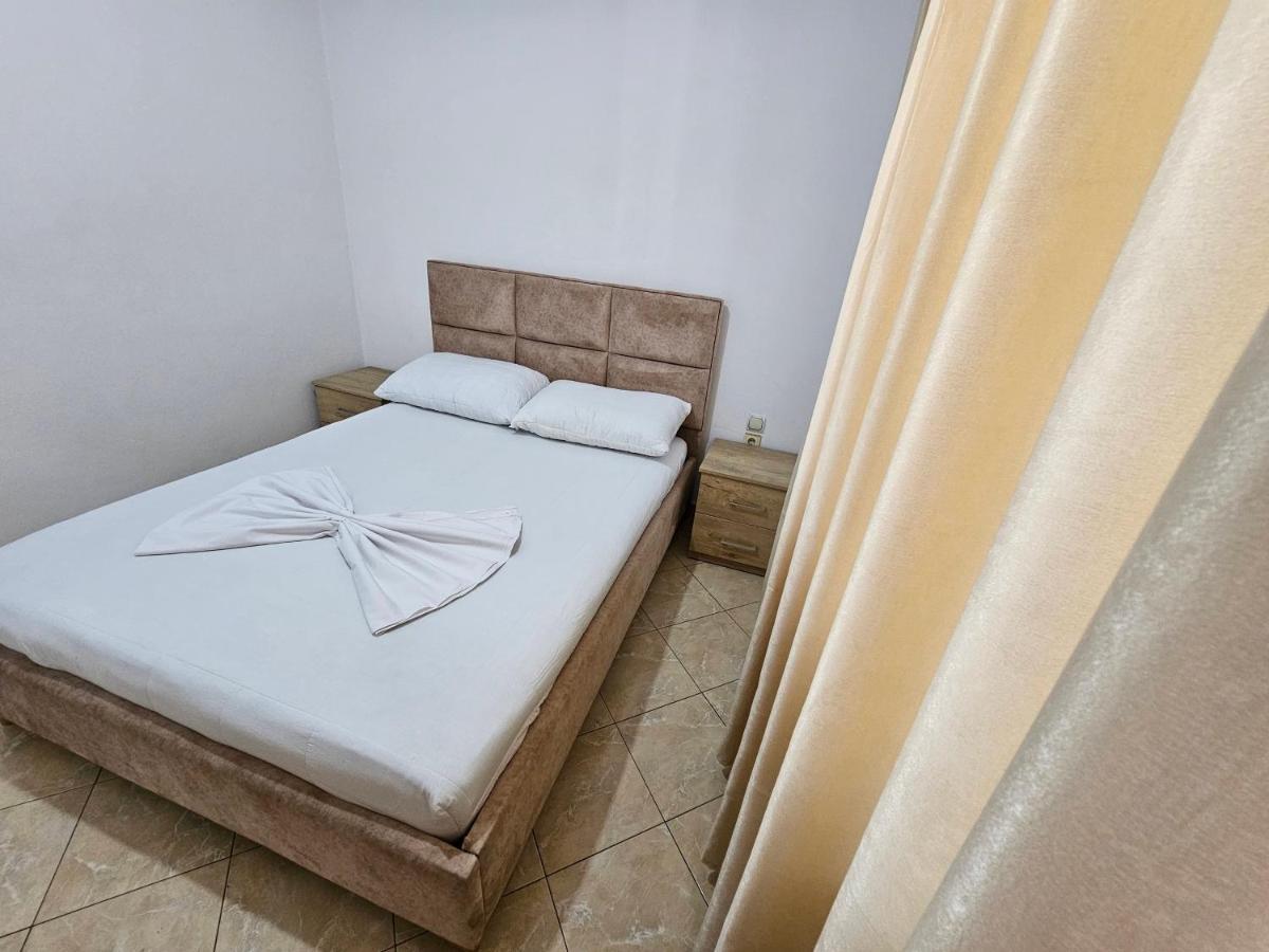 Alex Apartments Саранда Екстер'єр фото