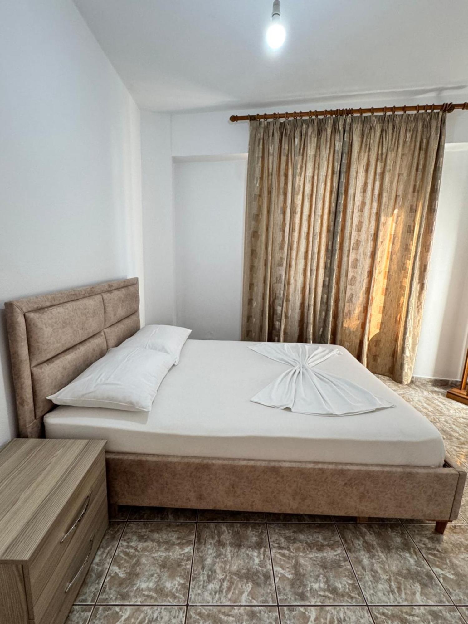 Alex Apartments Саранда Екстер'єр фото